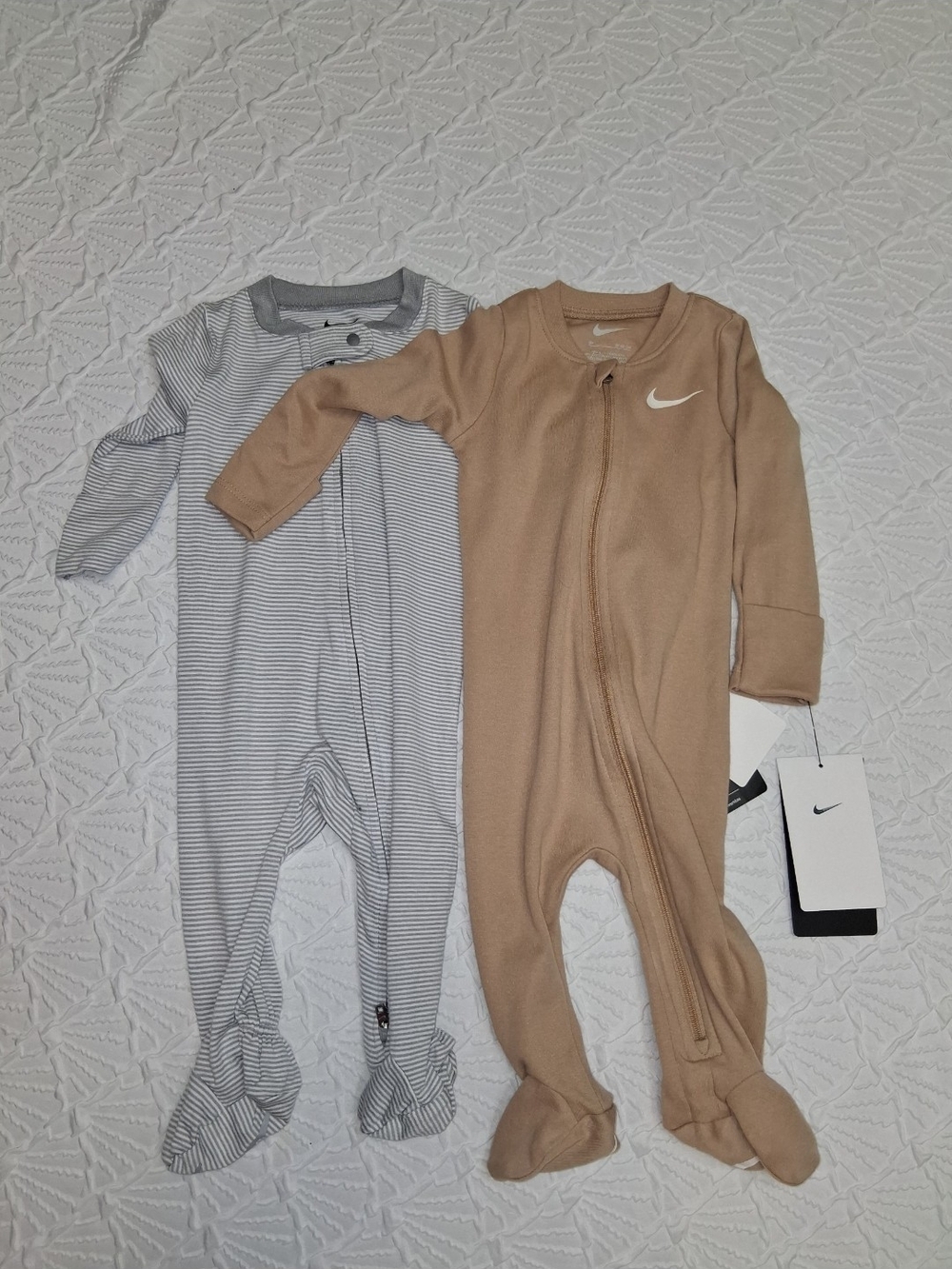 Nike Infant Tan Full-Zip Footed Two-Piece Sz 6m